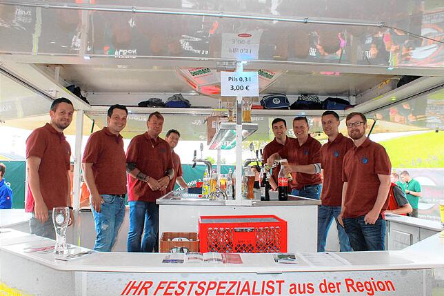 Der Sportverein Orsingen-Nenzingen hat die Bewirtung am Weizenstand übernommen.