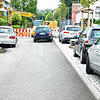 Die Verkehrsinsel auf der rechten Seite des Bildes ist eigentlich nicht zum Parken gedacht. Doch immer öfter wird sie als Parkplatz ...