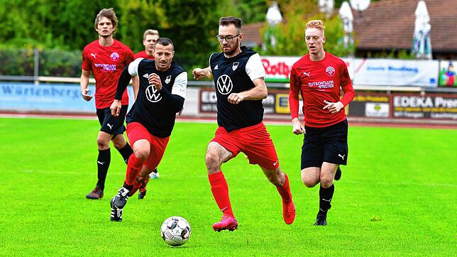 Geschenke: Emir Muratovic traf an seinem 19. Geburtstag zwei Mal gegen den FC Hochrhein und legte die Basis zum 5:2-Sieg des FC Tiengen 08.