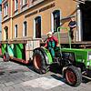 Die Anlieferung der Weinlese in der Meersburger Unterstadt ist eine Touristenattraktion. Der Winzerverein sieht sie aber immer mehr als ...