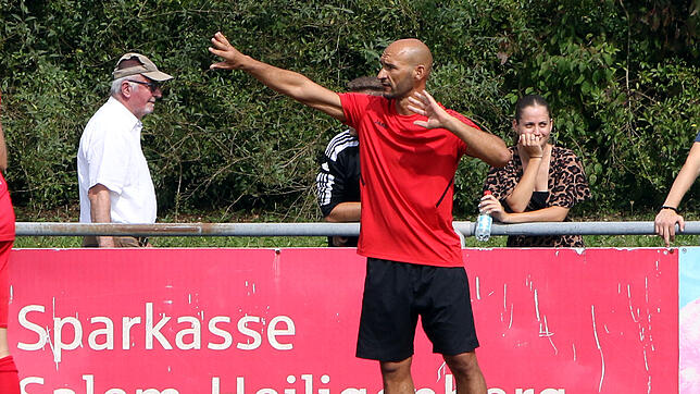 Trainer Bahadir Livgökmen und der SV Deggenhausertal fanden keinen Weg zum Tor des FC Bodman-Ludwigshafen, der im Linzgau 3:0 gewann.