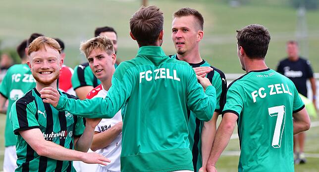 Bild 1: FC Zell macht sein Meisterstück mit dem 6:0 beim FC RW Weilheim &ndash; und wir haben Bilder!