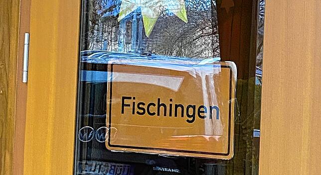 Das Ortsschild an der Eingangstür zeigt es deutlich: Hier beginnt die Stadt Fischingen.