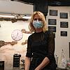 Sandra Auer in ihrem Salon Glückssträhne in Radolfzell.