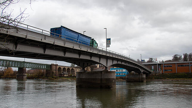 Täglich rollen Tausende von Fahrzeugen über die Rheinbrücke zwischen Waldshut und Koblenz.