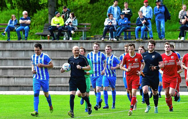 Bild 2: SV Eggingen gewinnt das Spitzenspiel gegen Verfolger SV Berau mit 4:1 &ndash; und wir haben Bilder!