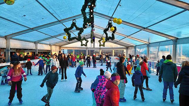 Erfahrungsgemäß wird wieder viel Betrieb auf der Eisbahn herrschen. (Archivbild)