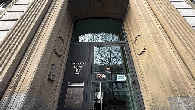 Am Amtsgericht Konstanz wurde unter anderem wegen der Verbreitung jugendpornografischer Schriften in Tatmehrheit verhandelt.