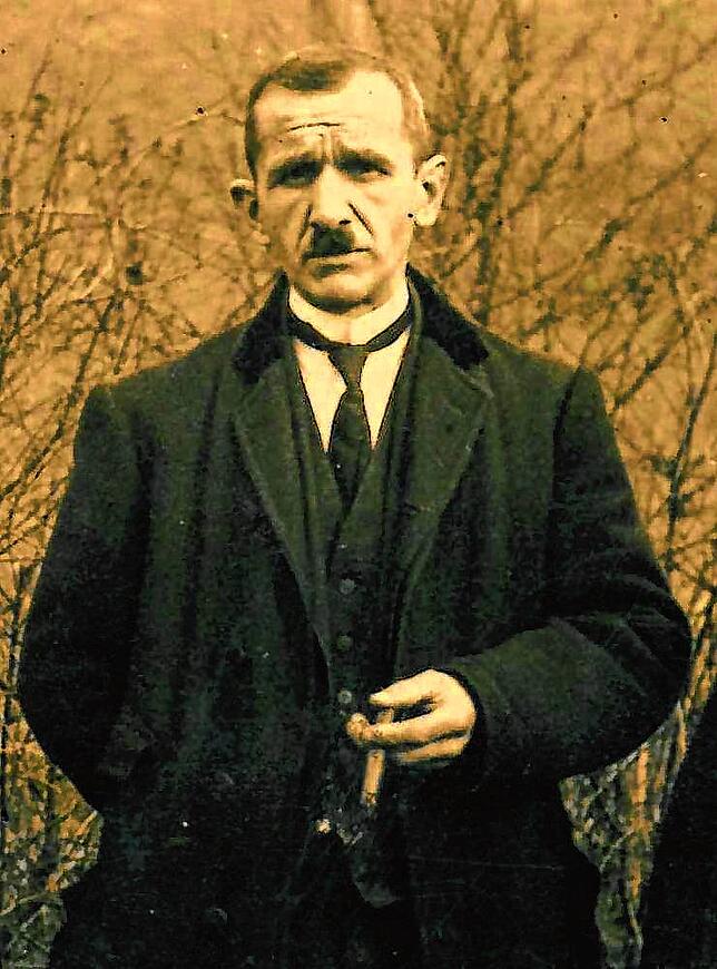 Josef Sutter sen. Ende der 1920er Jahre. Nachdem er den Ersten Weltkrieg überlebt hatte, wurde er Magaziner in der MBB.