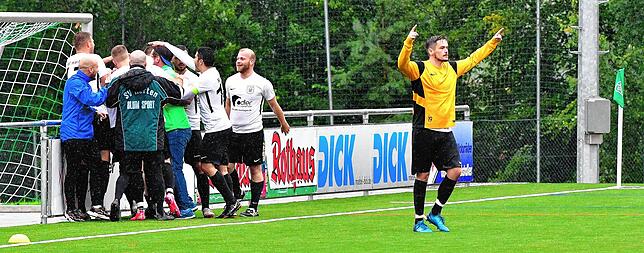 Bild 43: SV Herten bejubelt einen knappen und glücklichen Sieg bei der SG Mettingen/Krenkingen &ndash; und wir haben die Bilder!