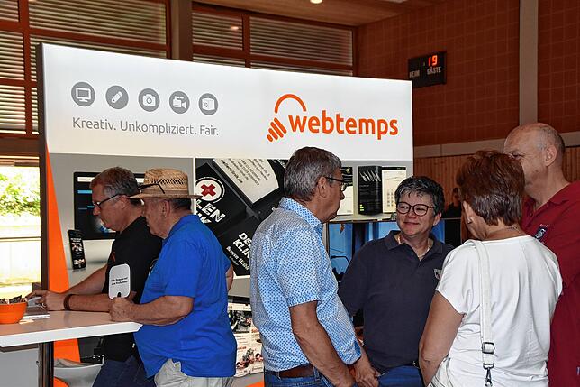 Bild 3: Bilder von der Tischmesse am Eigeltinger Dorffest