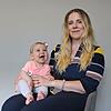 Sie musste sich Vorwürfe an-hören, weil sie nicht stillte: Lidia Rusu aus Rielasingen-Worblingen mit ihrer Tochter Mila Rose. Bild: ...