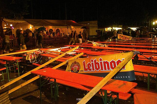 Bild 13: Bilder vom Sturm-Inferno beim Seehasenfest 2004