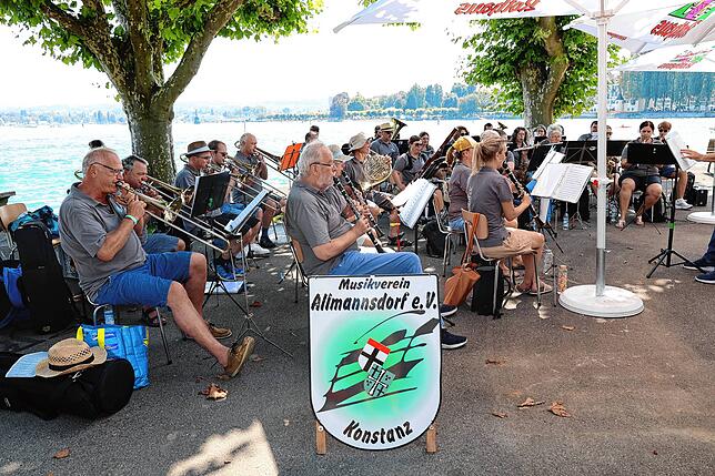 Bild 30: Konstanzer Seenachtfest: Jetzt geht‘s los! Die ersten Besucher sind da